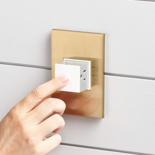 15Amp 1-Gang Pop-Out Outlet in Graphite With Matching Wall Plate, ARPTR151GG2WP